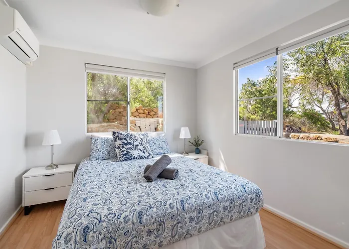 Seaview Beach House By Peppy Beach Retreats