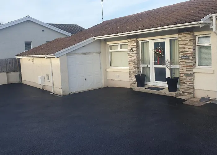 Shalom, In Saundersfoot, Near The Sea