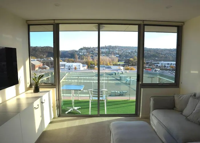 Prime Luxury Penthouse Living
