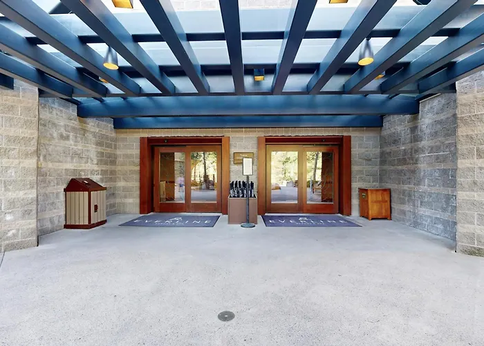 Walk To Ski Lift: Cozy Everline Resort Getaway