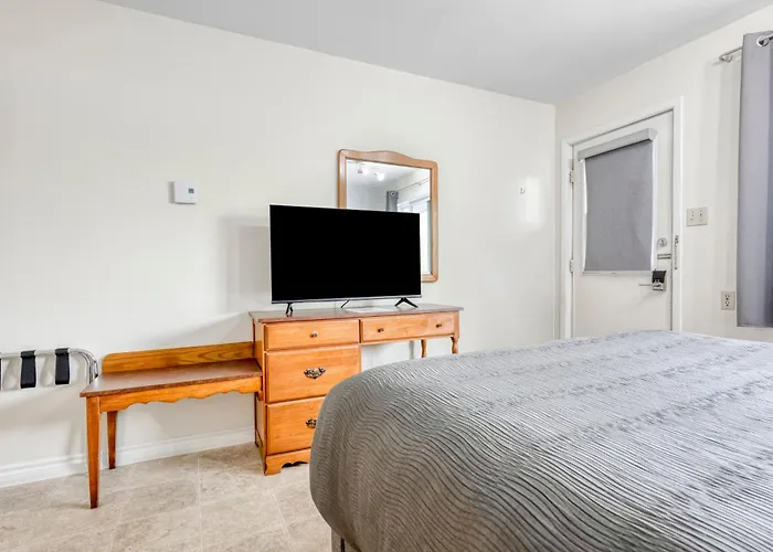 Homeport Motel