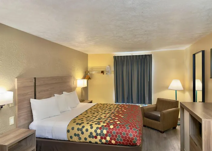 Econo Lodge Lansing - Leavenworth