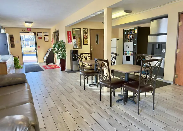 Econo Lodge Lansing - Leavenworth