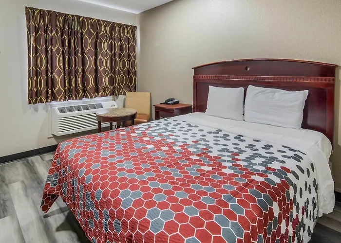 Super 8 By Wyndham Waco North I-35
