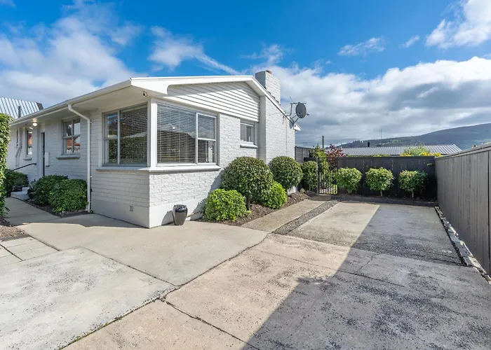 Roslyn Sanc 253 Highgate Dunedin