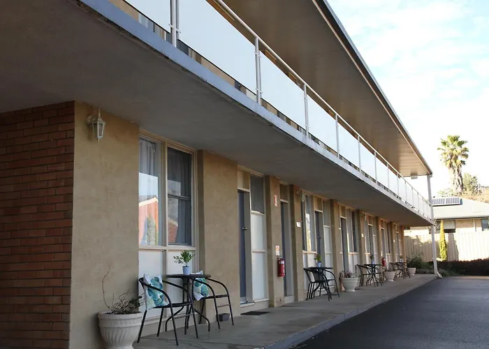 Country Gardens Motel