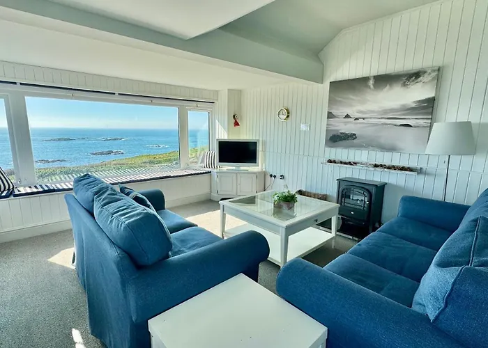 Headlands-2 Bed-Sea View Apartment-Trearddur Bay