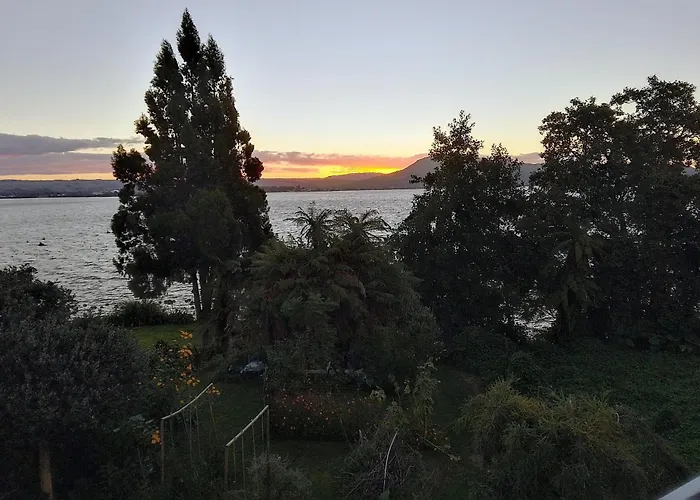 Addictive View - Lakeside Studio