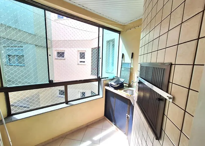 Apartamento na UBATUBA há 1 quadra do mar