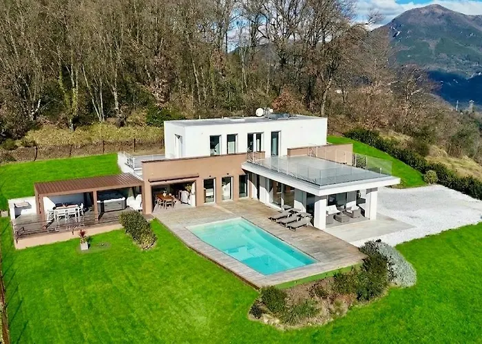 Villa Olympia Pool Sea View Mountains Lake Nature Sleeps 8 Air Conditioning Wi-Fi