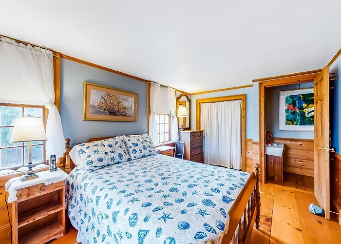 1 Mi To Beach! Family-Friendly Nantucket Retreat