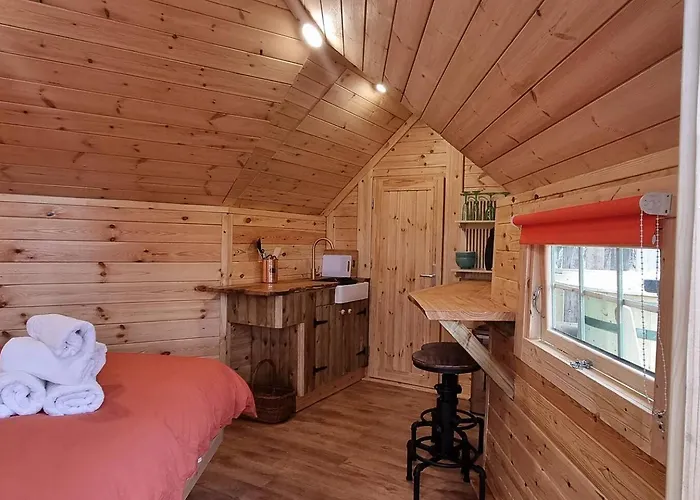 Tree Top Cabin With Private Hot Tub