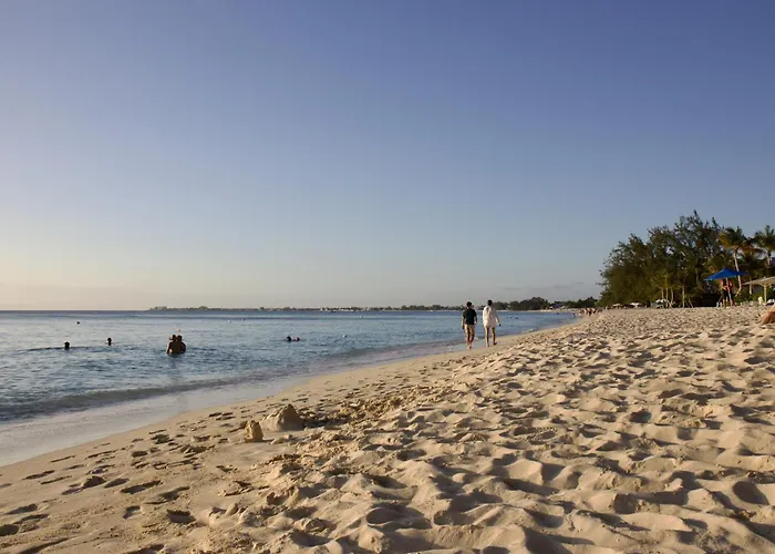 Luxury 1 Bed Apartment Near Seven Mile Beach At The Grove