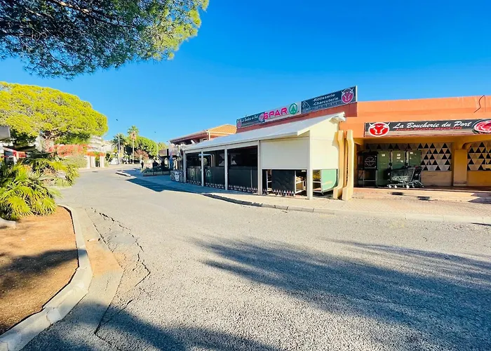 Tres Bel Appartement Face Au Port Santa -Piscine