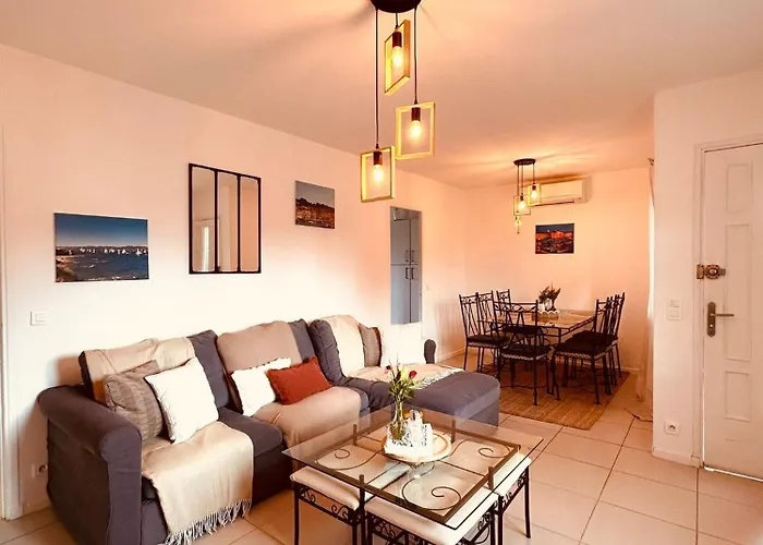 Grand Appartement 3 Chambres, 7 A 9 Personnes, A 300M De La Plage