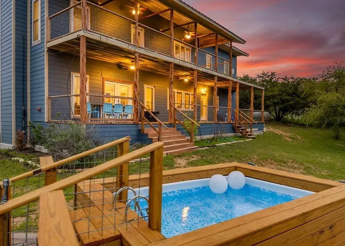 3 Acres W Pool Close Lake Access And 5 King Beds 3 Baths Plus Half Bath Note Apartment Also Onsite