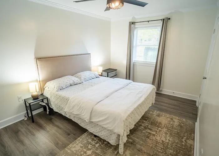 Renovated 2 Bed Walltown Home Walk To Duke! A