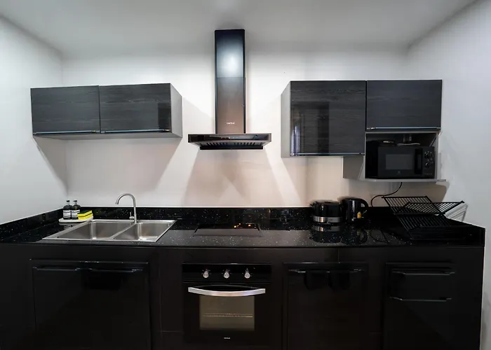 House 148 Patong Pool Villa 4Br Near Beach