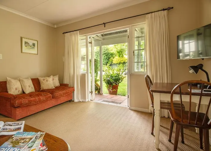 Lloyd Road Cottage