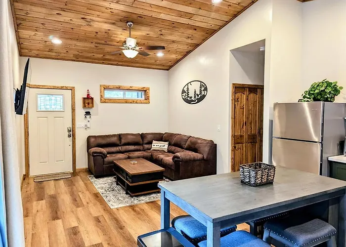 Relax & Recharge In Cozy Pinetop 2Br Retreat