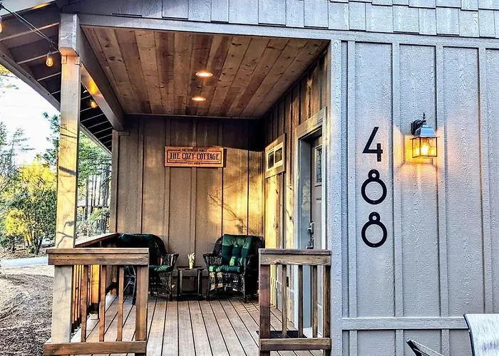 Relax & Recharge In Cozy Pinetop 2Br Retreat