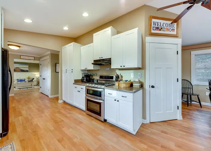 Near Lake Mary! Family-Friendly Twin Lakes Home