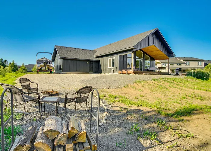 Family-Friendly Donnelly Home W/ Private Hot Tub!