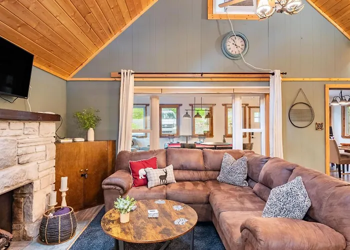 Arrowhead Lake Retreat By Avantstay