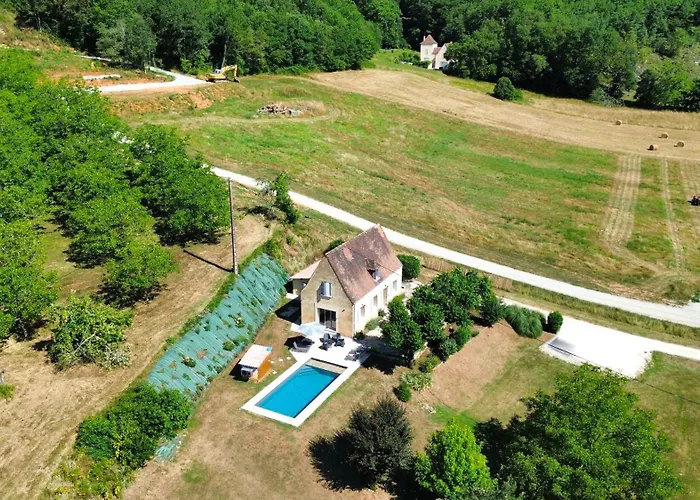 Oree Du Chateau : Maison De Charme Avec Piscine Chauffee Dans Beynac