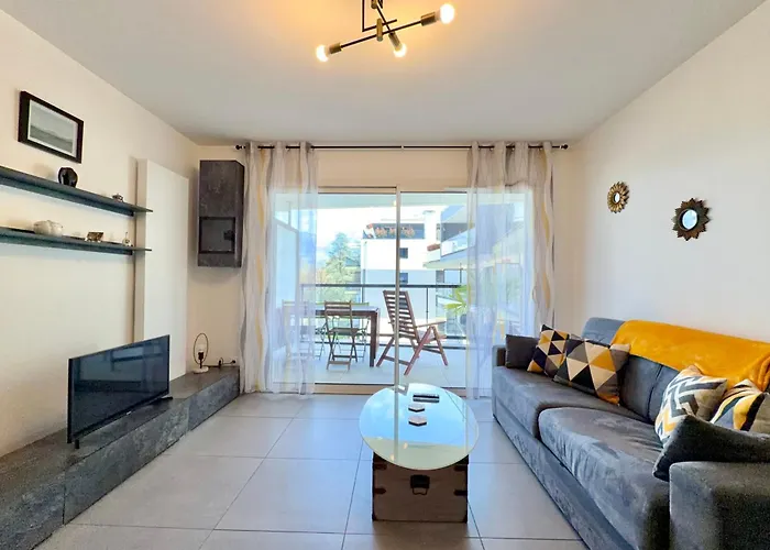 Charming 2 Room Apartment 300M Walk From Lac Du Bourget!
