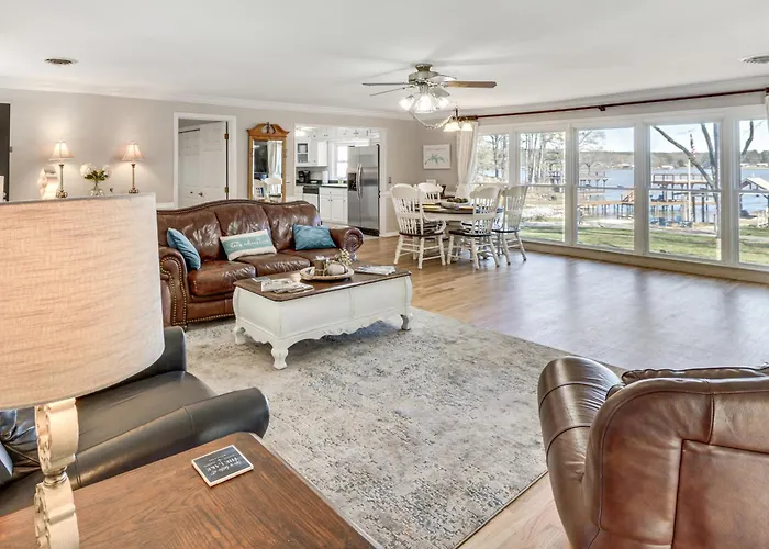 Lakefront Leesburg Home W/ Private Dock & Ramp!