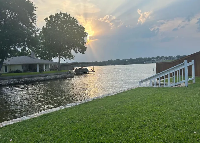 Lake Granbury Retreat