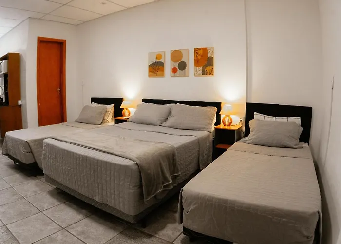 Villa Bilac - Amplos Studios 2km da Vila Germânica
