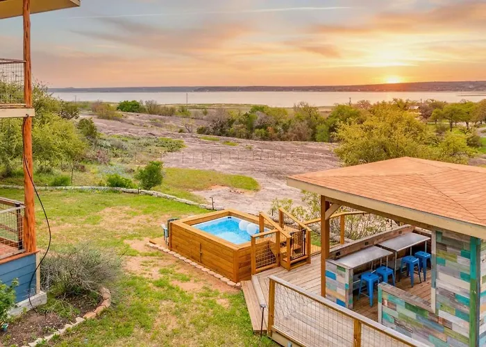 3 Private Acres W Pool Close Lake Access 6Bed4Bath All King Beds