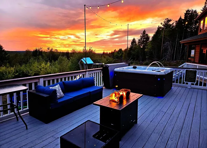 Bear Mountain Lodge. 560 Acre Wooded Estate.