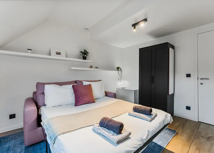 Modern & Spacious House With Wellness