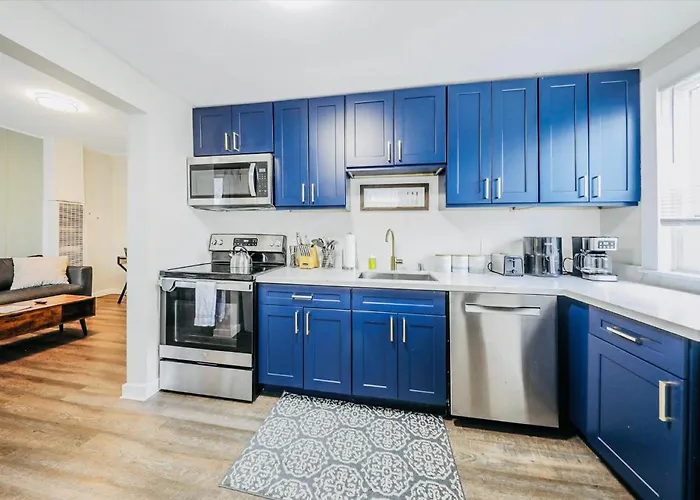 Modern Deluxe Kitchen, King Bed, Laundry, Dt Renton Close To Valley Med & Seatac