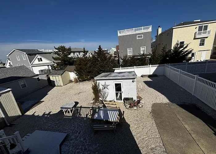 Oceanside Ship Bottom Large Yard Beach Badges Deck Wifi Only 4Th From The Beach! Only 4Th From The Beach! Ocean Single Family In Ship Bottom