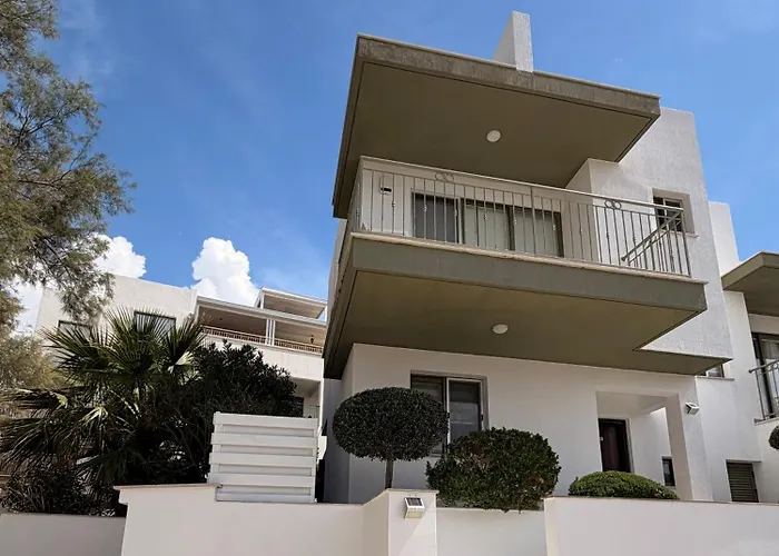 Danaos Luxury Sea View Townhouse With Pool