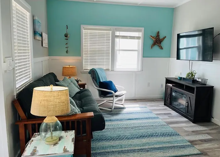 Sister Lake Cottages - Unit 6