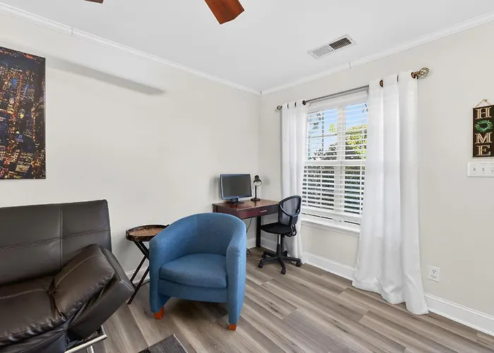 Executive & Luxury 2-Bedroom Townhouse With Pool