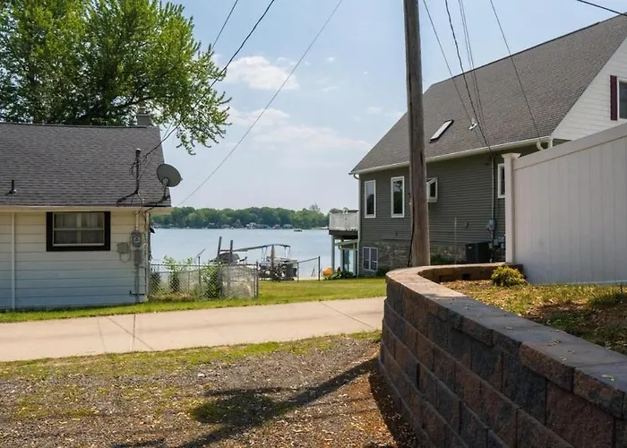 Sister Lake Cottages - Unit 3