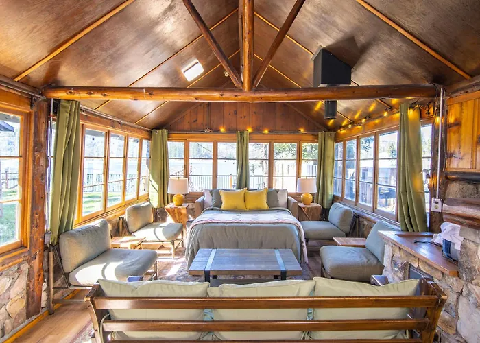 Lewis Cabin - Boat Dock - Lake Front - Sleeps 12