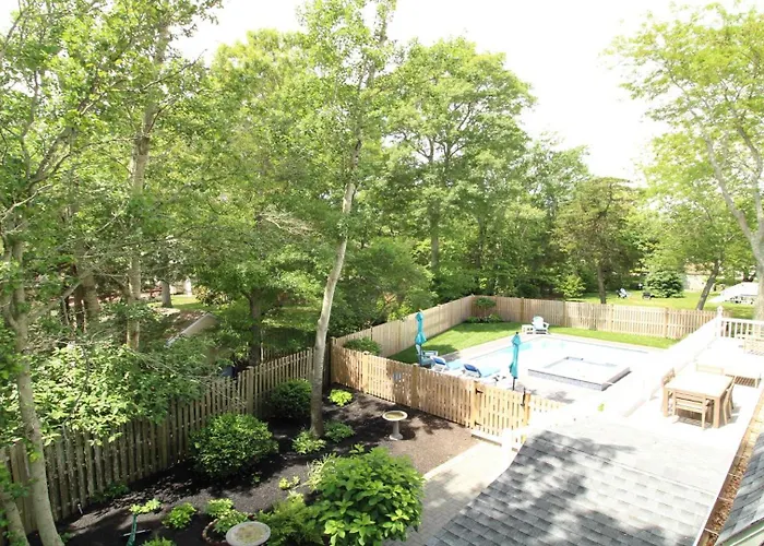 8 Bedrooms With A Pool - 404 Fourth Avenue