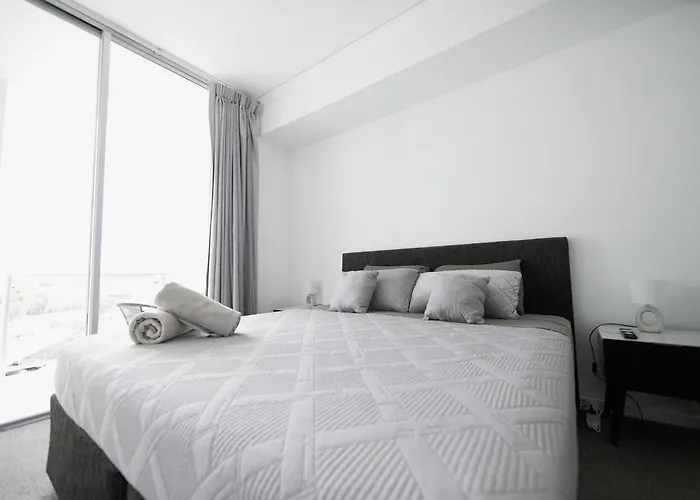 Rooftop Apartment - Heated Pool & Beach Access