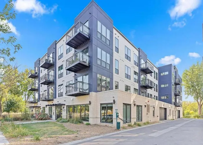 Luxury 1Bd Gym Rooftop Street Parking By Dt Umn