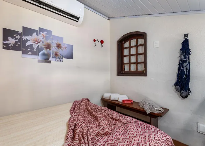 Boechat Loft 300m da Praia 3 Quartos Piscina Privativa Churrasqueira Jardim Wi-Fi 252 mpbs e Cozinha Completa - Indicado para Casais