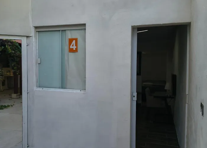 kitnet 04 - Zona Sul Karaiba Prox UMC, Patio Vinhedos e Shopping