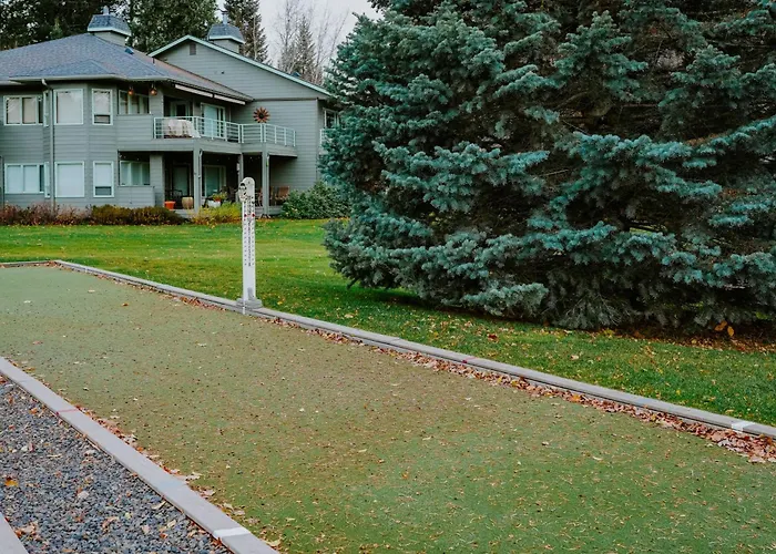 Cozy 2Br Condo Walk To Lake, Saltwater Pool & Golf
