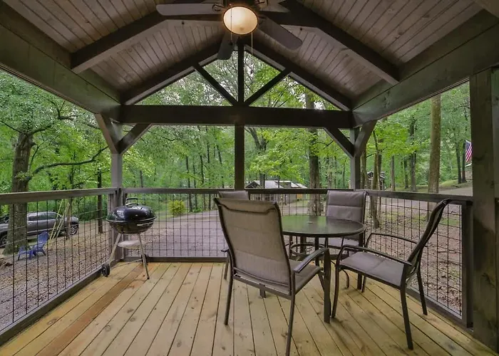 Lena Cabin Wooded Tiny Cabin - Hot Tub